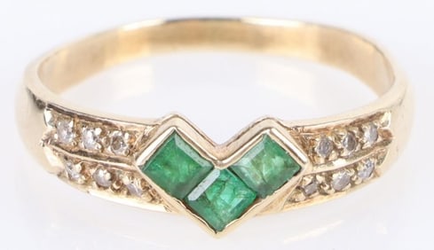 14K YELLOW GOLD EMERALD & DIAMOND LADIES RING
