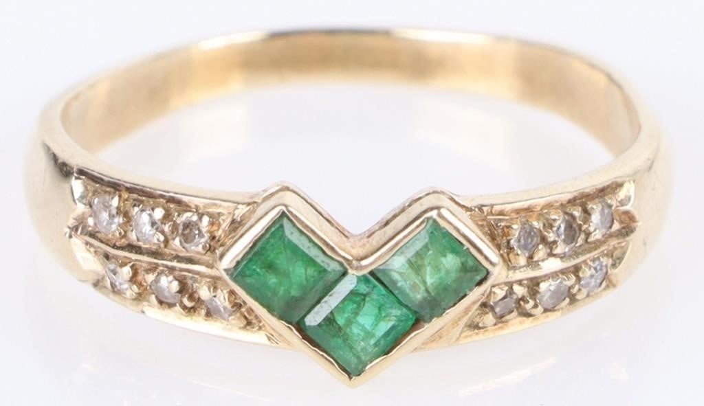 14K YELLOW GOLD EMERALD & DIAMOND LADIES RING (1 of 3)