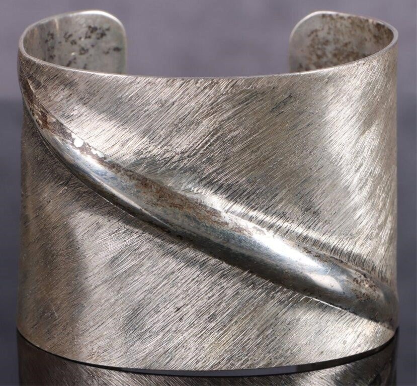 UNIQUE STERLING SILVER LARGE CUFF BRACELET (1 of 3)