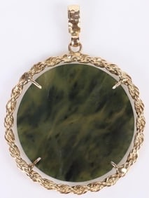 BEAUTIFUL 10K & SPINACH JADE ROUND PENDANT