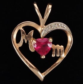 10K YELLOW GOLD RUBY HEART 'MOM' PENDANT