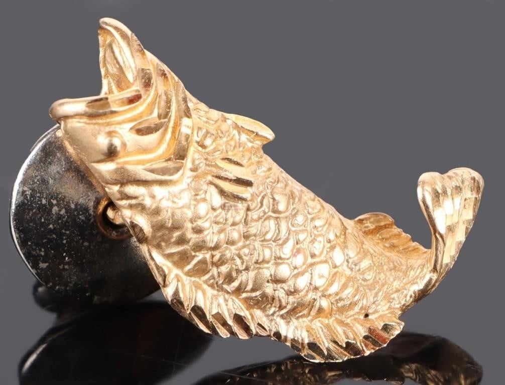 14K YELLOW GOLD LARGEMOUTH BASS UNISEX PIN (1 of 3)