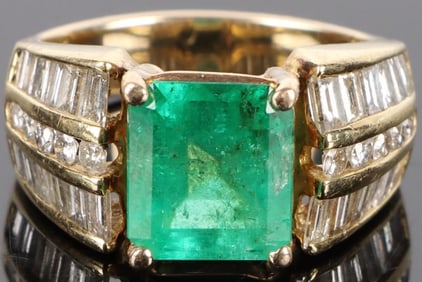 NATURAL COLOMBIAN EMERALD & DIAMONDS 14K GOLD RING