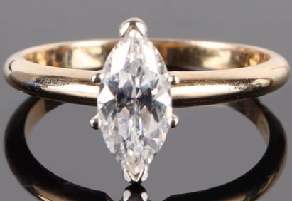 14K YELLOW GOLD CUBIC ZIRCONIUM LADIES RING
