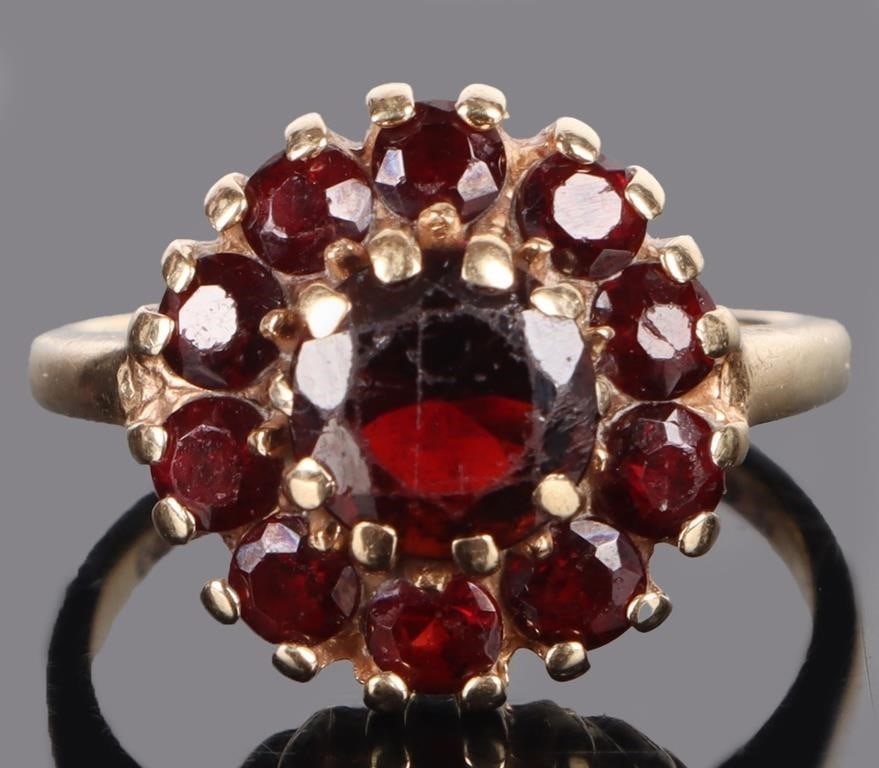 2.0CTW GARNET 10K YELLOW GOLD LADIES RING (1 of 3)
