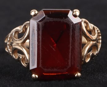 6.0CT CENTER GARNET 10K YELLOW GOLD LADIES RING