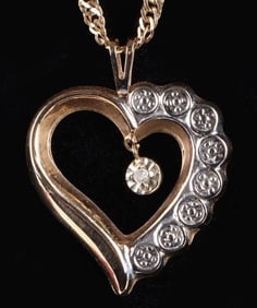10K YELLOW GOLD DIAMOND HEART LADIES NECKLACE