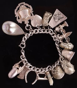 VINTAGE STERLING SILVER CHUNKY CHARM BRACELET