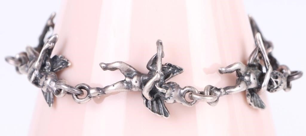 VINTAGE STERLING WINGED ANGEL CHERUB BRACELET (1 of 5)
