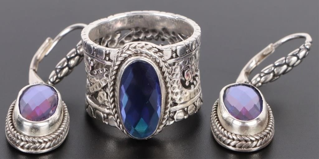 SARDA DESIGNER STERLING SILVER BLUE QUARTZ JEWELY: Sarda designer sterling silver blue quartz ladies jewelry.Stone Type: QuartzWeight: 18.43 GramsSize: 1.5" LengthCondition: Very fine.