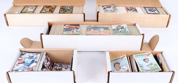 ASSORTED 90'S NFL FOOTBALL CARDS - (5)
