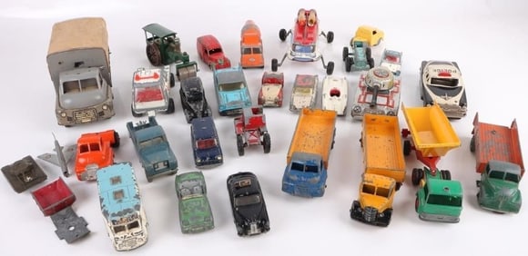 VINTAGE METAL ENGLISH COLLECTIBLE TOYS