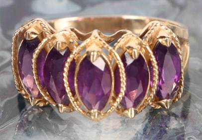 14K YELLOW GOLD LADIES PURPLE CUT GLASS RING