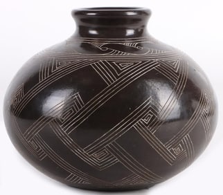 MATA ORTIZ POTTERY VASE BY FERNANDO GUTIERREZ