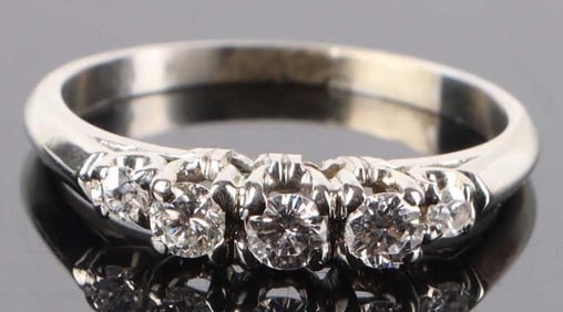 18K WHITE GOLD NATURAL DIAMOND LADIES RING