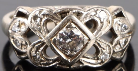 14K WHITE GOLD DIAMOND LADIES RING