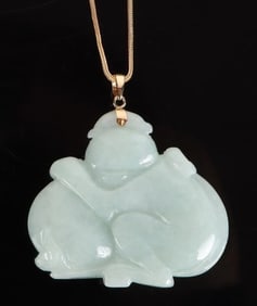 18K YELLOW GOLD NECKLACE WITH JADE MONKEY PENDANT