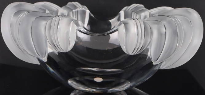 LALIQUE FRENCH 20TH CENTURY LARGE ASH TRAY: Lalique French 20th century large ash tray. It is a very unique design and can also be used as a bowl. There is an etched marking on the base.Size: 3.5"H x 8.5"W x 7.5"DCondition: Very fine