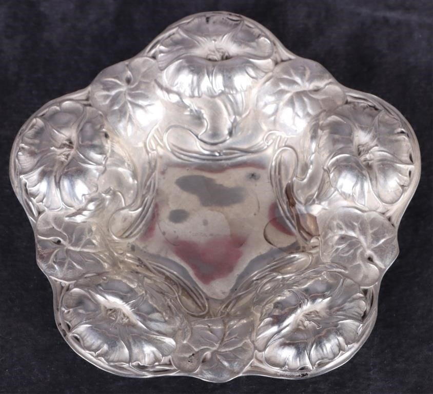 ANTIQUE ART NOUVEAU REPOUSSE STERLING BOWL (1 of 3)