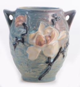 ROSEVILLE POTTERY 1943 MAGNOLIA BLUE 1943 VASE