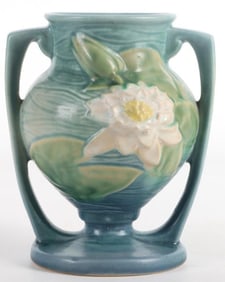 ROSEVILLE POTTERY GREEN WATER LILY VASE 174-5