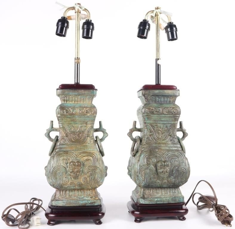 PAIR OF VINTAGE CHINESE LAMPS (1 of 13)