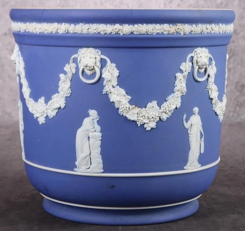 ANTIQUE WEDGEWOOD COBALT PLANTER 1908: Antique Wedgewood Cobalt Planter Circa 1908. Size: 8.5 X 8.5 X 7.5" Condition: Very fine. See images.