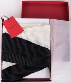 BEAUTIFUL RARE VALENTINO WOMAN'S SILK SCARF