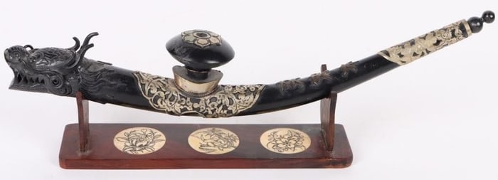 VINTAGE VIETNAMESE DRAGON SHAPED PIPE ON STAND