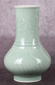 SIGNED CHINESE CELADON PORCELAIN VASE