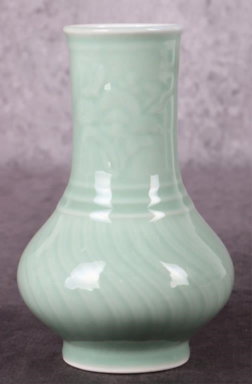 SIGNED CHINESE CELADON PORCELAIN VASE: Signed Qing Dynasty Chinese celadon porcelain vase.Size: 7"Condition: Very fine