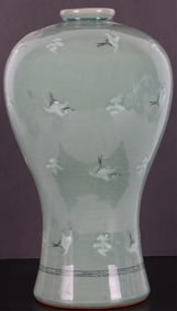 LARGE KOREAN CELADON MAEBYEONG VASE