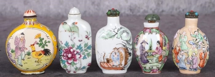ANTIQUE CHINESE PORCELAIN PAINTED SNUFF BOTTLES