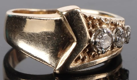 14K YELLOW GOLD AND DIAMOND MEN'S RING