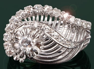 ANTIQUE ART DECO PLATINUM 'EYE' DIAMOND RING