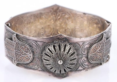 VINTAGE SILVER-TONED ORNATE LADIES BANGLE