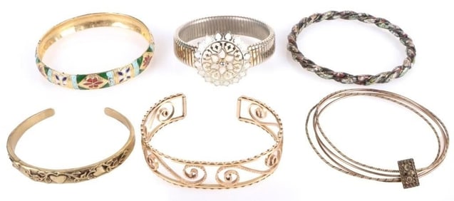 VINTAGE LADIES FASHION BRACELETS LOT OF 6