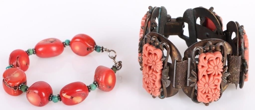 VINTAGE LADIES TURQUOISE & LUCITE BRACELETS (2) (1 of 5)