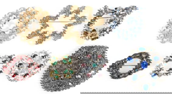 GORGEOUS VINTAGE LADIES BROOCHES LOT OF 7: Gorgeous vintage ladies brooches lot of 7. This lot includes 6 brooches containing various rhinestones and designs along with a shoe clip in the shape of a shell with blue rhinestones.Stone Type: Asso