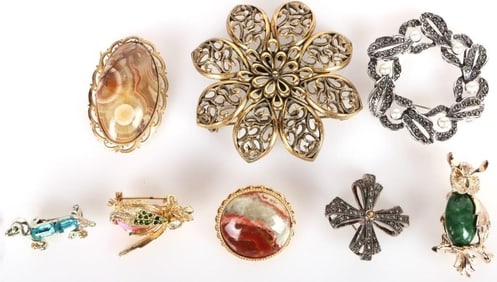 VINTAGE VARIOUS STYLE LADIES BROOCHES LOT OF 8