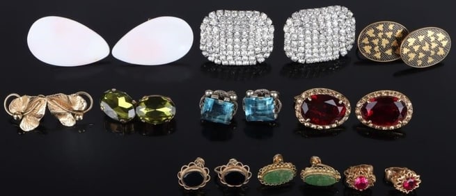 VINTAGE ASSORTED LADIES CLIP ON EARRINGS LOT OF 10