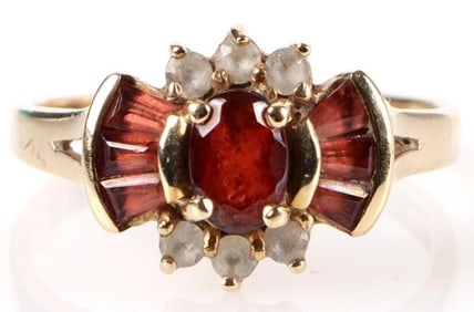 10K YELLOW GOLD GARNET & CZ LADIES RING
