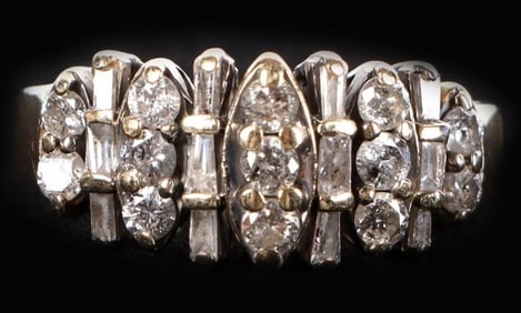 ~.89CTW DIAMOND TIERED CLUSTER 10K LADIES RING
