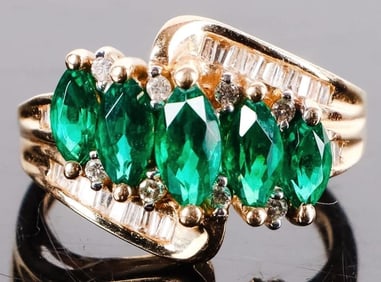 14K YELLOW GOLD EMERALD DIAMOND LADIES RING