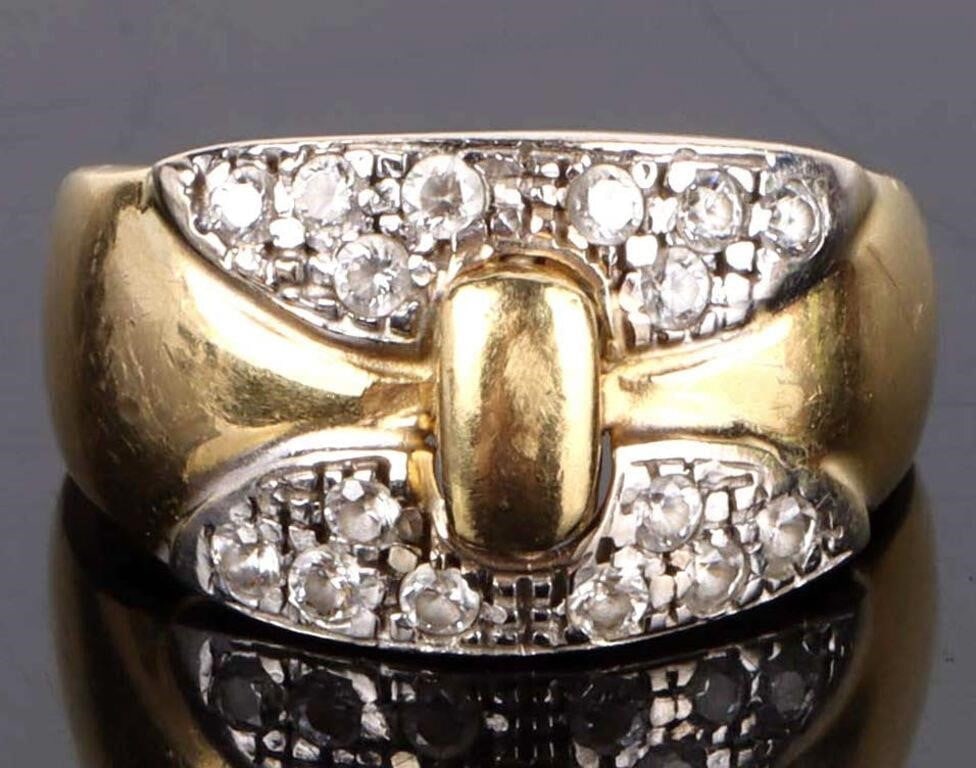 18K YELLOW GOLD CUBIC ZIRCONIUM LADIES RING: 18k yellow gold cubic zirconium ladies ring. Stone Type: CZ Weight: 5.69 grams Size: US 5.5 Condition: Very fine.