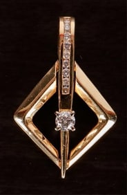 14K YELLOW GOLD DIAMOND LADIES PENDANT