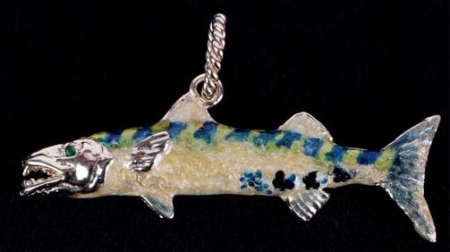 14K YELLOW GOLD EMERALD ENAMEL BARRACUDA PENDANT