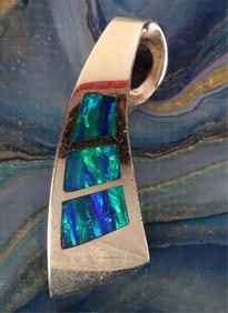 SOLID 14K YELLOW GOLD & FIRE OPAL PENDANT