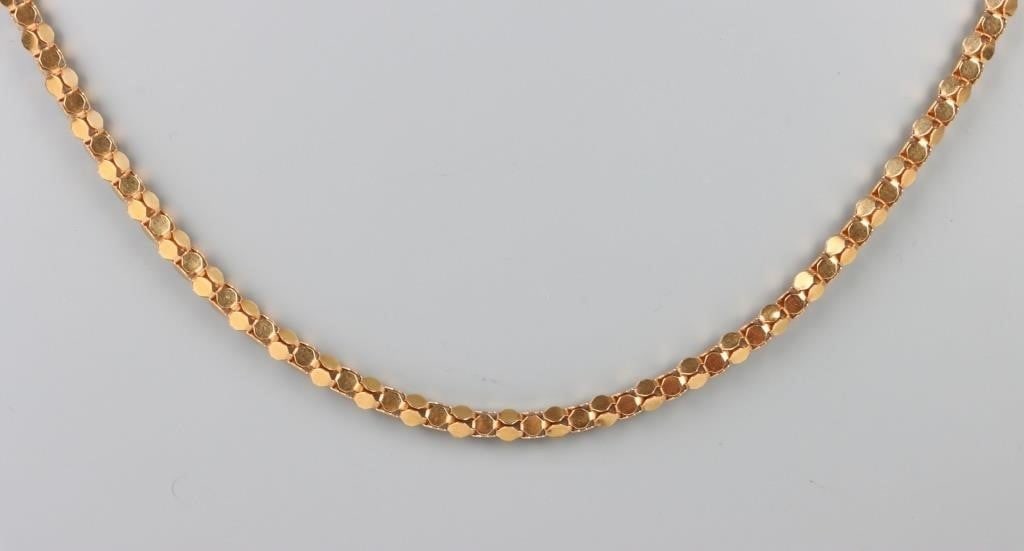 18K YELLOW GOLD CIRLE HOLLOW CUBE CHAIN NECKLACE: 18K yellow gold circle hollow cube chain link necklace. Weight: 17.68 Grams Size: 32.25" Condition: Very fine.