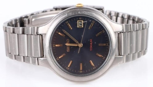 SEIKO TITANIUM BLACK DIAL QUARTZ MENS WRISTWATCH